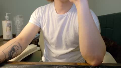 Snapshot of isaac_sheffield chatting on July 19, 2026, 8:51 am isaac online show from July 19, 2026, 8:51 am