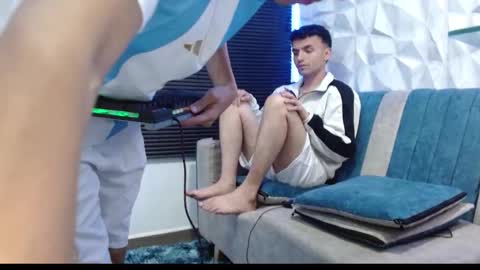 Isaac tan online show from September 21, 2025, 3:08 am