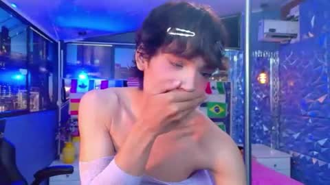 Snapshot of isaacnova chatting on June 16, 2026, 7:38 pm isaacnova online show from June 16, 2026, 7:38 pm