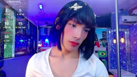 Snapshot of isaacnova chatting on June 19, 2026, 8:01 pm isaacnova online show from June 19, 2026, 8:01 pm