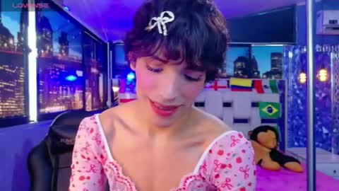 Snapshot of isaacnova chatting on June 20, 2026, 9:28 pm isaacnova online show from June 20, 2026, 9:28 pm