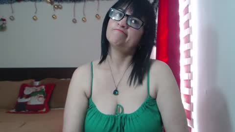 Isabeel Sofia online show from December 11, 2024, 5:59 pm