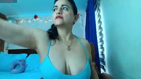 Snapshot of isabeel_sofia01 chatting on May 24, 2026, 12:43 pm Isabeel Sofia online show from May 24, 2026, 12:43 pm