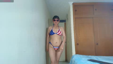 Snapshot of isabeel_sofia01 chatting on May 28, 2026, 2:14 pm Isabeel Sofia online show from May 28, 2026, 2:14 pm