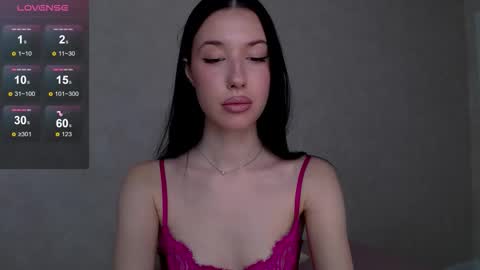 Bella online show from October 14, 2025, 8:59 am