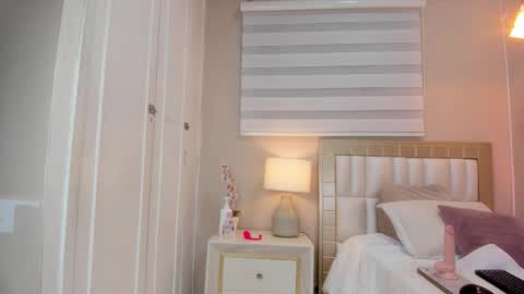 isabela__x online show from March 13, 2026, 11:39 am