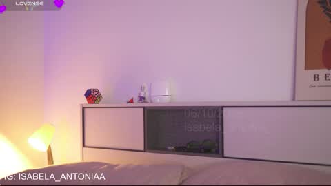    online show from October 12, 2025, 12:04 pm