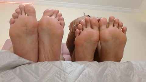 I S A online show from October 15, 2025, 3:12 pm