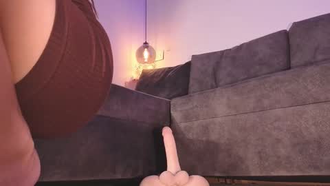 Isabela online show from February 25, 2026, 11:42 am