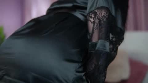  Isabel  online show from November 28, 2025, 8:00 pm