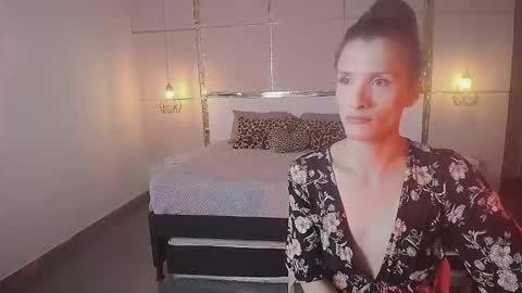 IsabelFernandez online show from October 19, 2025, 3:07 am