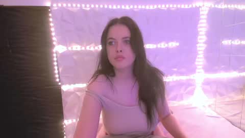 Isabelle online show from May 27, 2026, 4:42 am