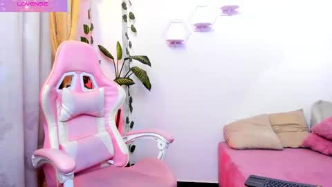 Isa online show from November 10, 2025, 1:10 pm