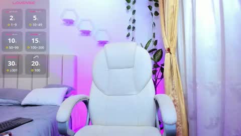 Isa online show from December 17, 2025, 2:12 pm