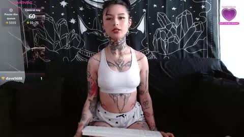    online show from October 29, 2025, 7:37 pm