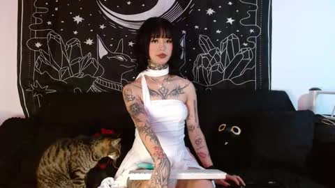    online show from November 7, 2025, 12:54 am