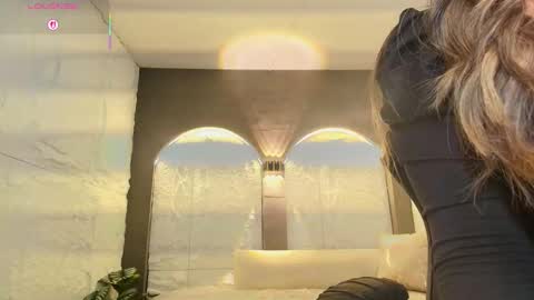 Snapshot of isabella__r chatting on January 18, 2026, 1:37 pm Isa online show from January 18, 2026, 1:37 pm