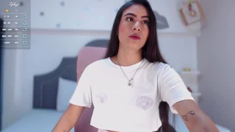 Isa  online show from December 26, 2024, 4:04 pm