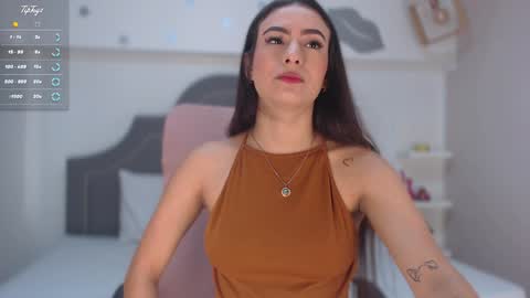 Isa  online show from January 9, 2025, 3:44 pm