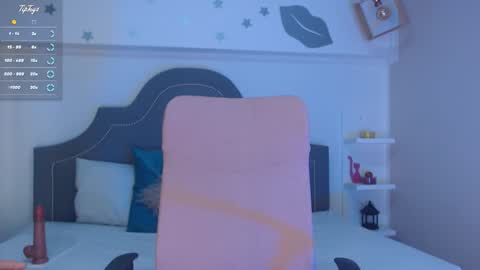 Isa  online show from January 24, 2025, 9:47 pm