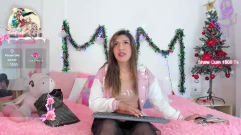 Isabella Coronado online show from December 14, 2025, 12:10 pm