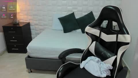 Snapshot of isabella_florez22 chatting on December 3, 2024, 6:17 pm Isabel florez online show from December 3, 2024, 6:17 pm