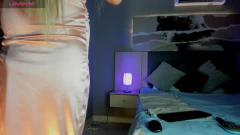 Isabella  online show from October 3, 2025, 8:17 pm