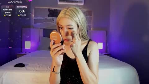 Isabella  online show from October 7, 2025, 7:11 pm