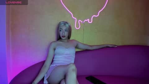 Isabella  online show from October 11, 2025, 7:01 pm