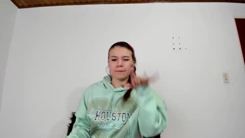 isabella_jaramillo online show from November 3, 2025, 11:55 am