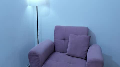 ISABELLA online show from October 3, 2025, 11:57 pm