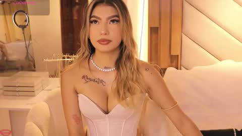 Snapshot of isabella_m_ chatting on December 18, 2025, 8:26 pm Isabella online show from December 18, 2025, 8:26 pm