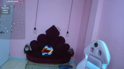 Snapshot of isabella_mendez_1 chatting on May 20, 2026, 12:44 pm Isa online show from May 20, 2026, 12:44 pm