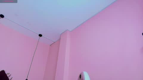 Snapshot of isabella_mendez_1 chatting on May 23, 2026, 11:58 am Isa online show from May 23, 2026, 11:58 am