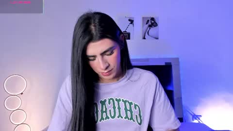 Isabella Moon9 online show from July 17, 2026, 12:23 pm