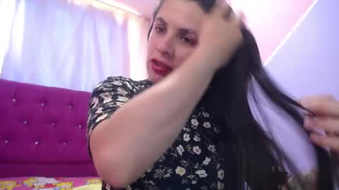 Snapshot of isabella_nice_ chatting on February 6, 2025, 3:20 pm abby online show from February 6, 2025, 3:20 pm
