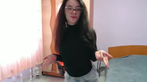 Bella online show from February 18, 2025, 10:05 am