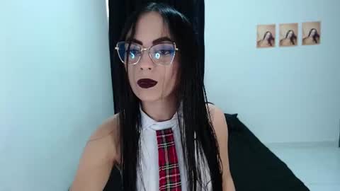 isabella_piercee online show from August 5, 2026, 10:12 pm