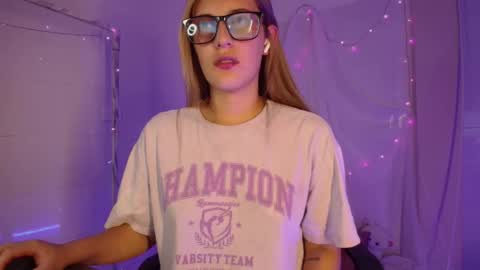 Isabella Rros online show from November 14, 2025, 10:51 pm