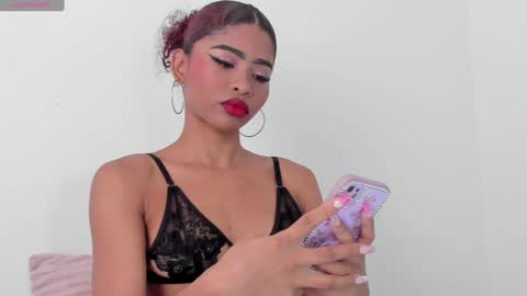 isabella online show from February 26, 2025, 12:49 am