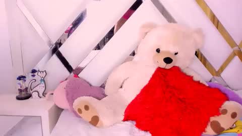 ISABELLA  online show from April 28, 2026, 1:04 am