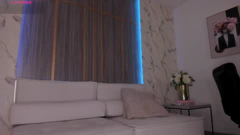Isabella online show from June 12, 2026, 3:05 am
