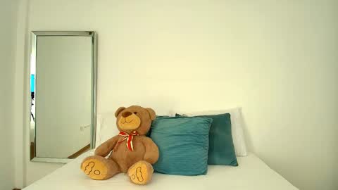 Isabella  online show from February 21, 2026, 1:23 pm