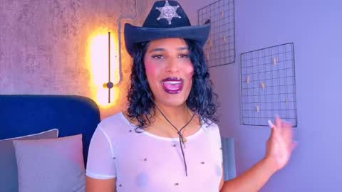 Isabella online show from October 28, 2025, 8:11 pm