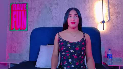 Isabella online show from November 19, 2025, 12:49 pm