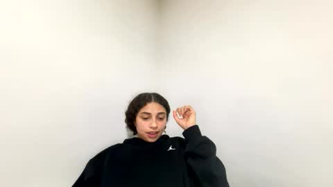 Isabella.. back again  online show from February 24, 2026, 2:20 am