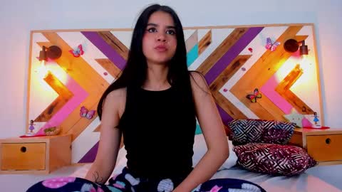 Isabella  online show from February 24, 2025, 5:53 pm