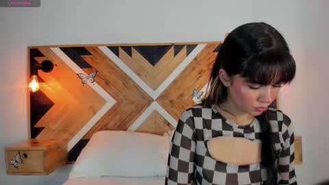 Isabella  online show from September 15, 2025, 12:38 pm