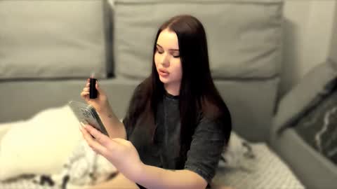 Isabella online show from September 20, 2025, 5:36 pm