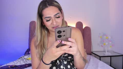 Snapshot of isabellas_smith chatting on January 23, 2025, 11:15 pm Martina IG martissmith01 online show from January 23, 2025, 11:15 pm